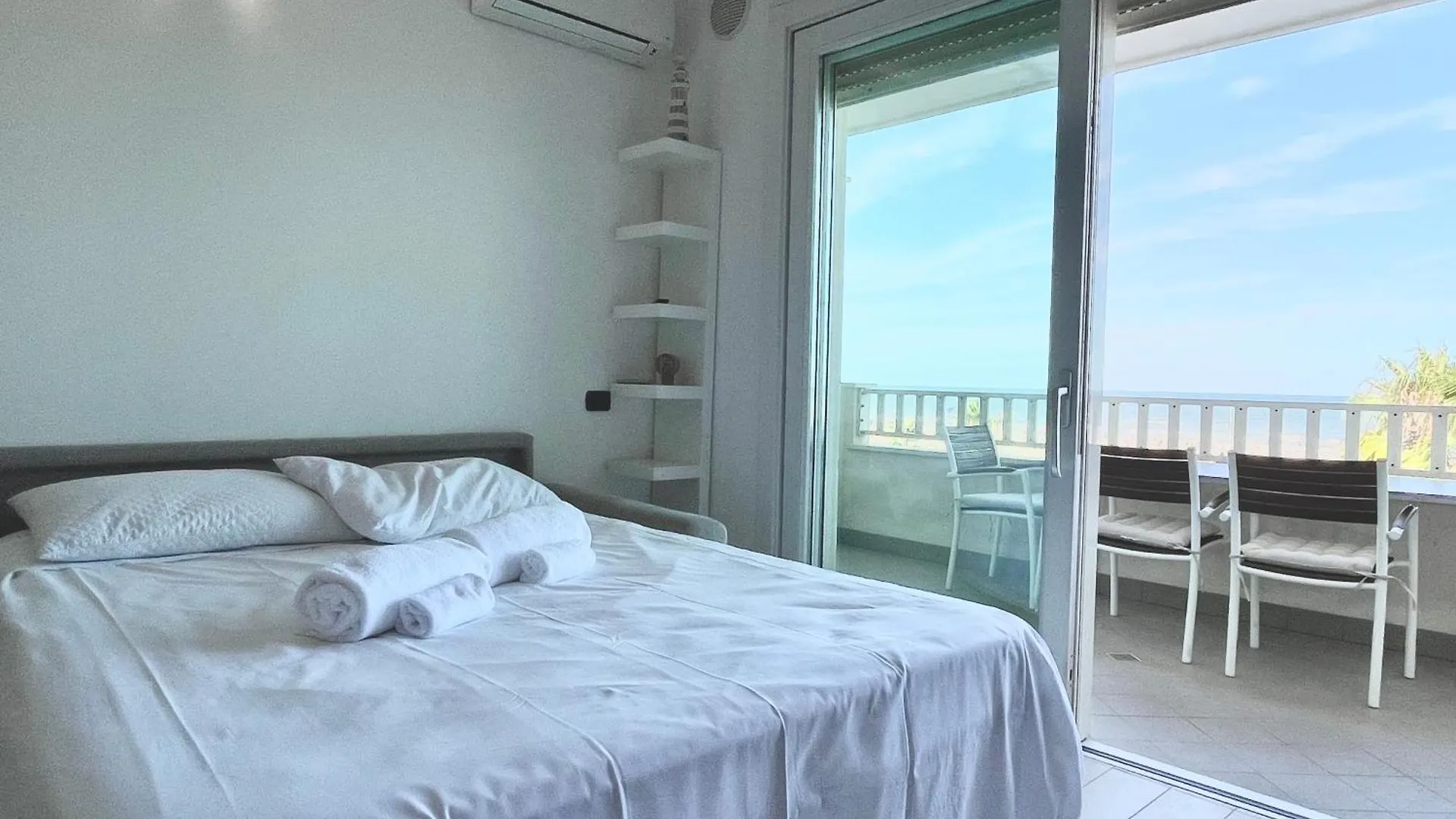 Monolocale Vista Mare Con Parcheggio Apartment Rimini